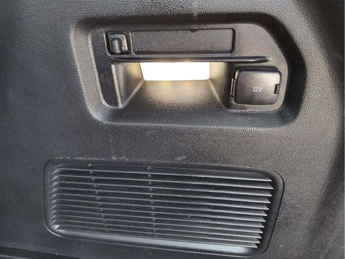 Used 2020 Ford Explorer XLT image 24