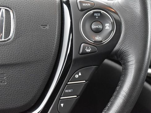 Used 2017 Honda Pilot Touring image 15