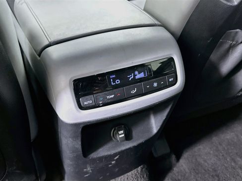 Used 2025 Hyundai Palisade SEL FWD image 27
