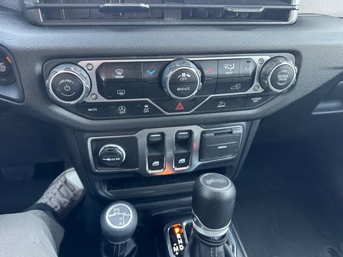 Used 2024 Jeep Wrangler Sport AWD/4WD image 14