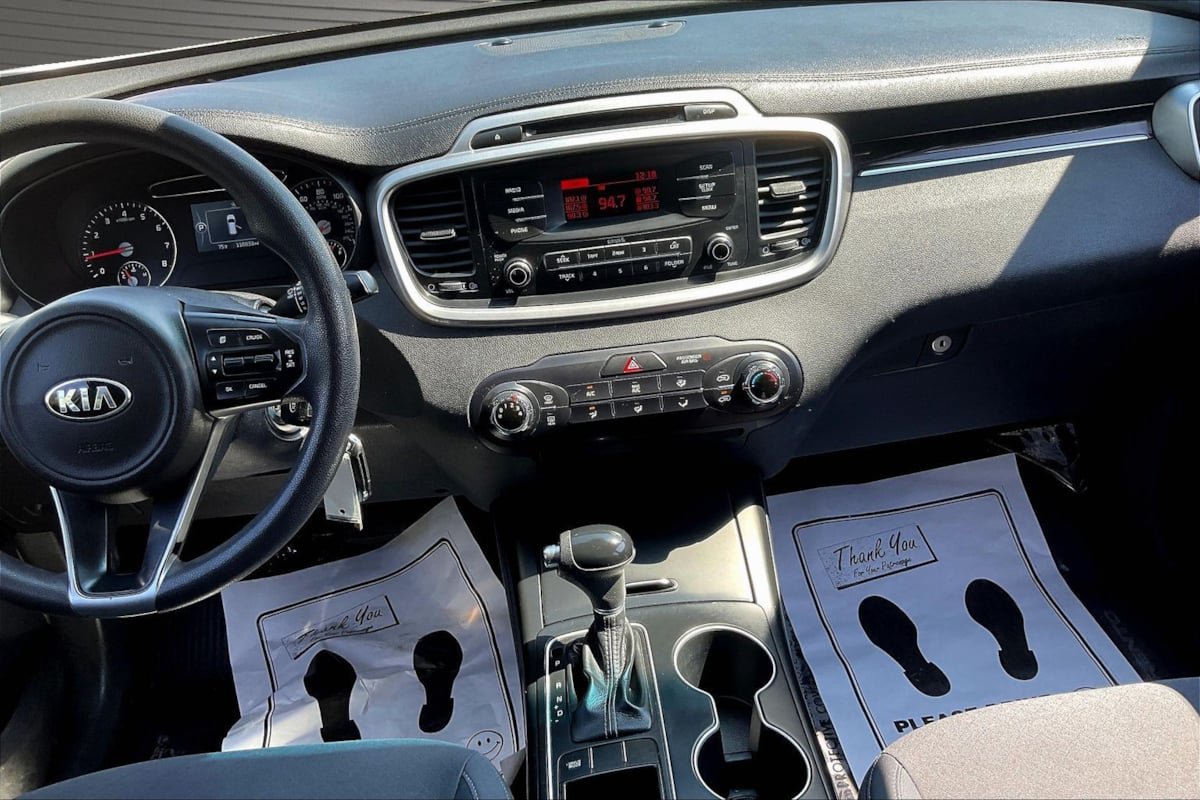 Used 2016 Kia Sorento L FWD image 9