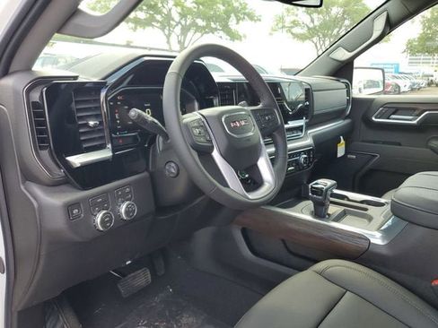 New 2026 GMC Sierra 1500 SLT image 22