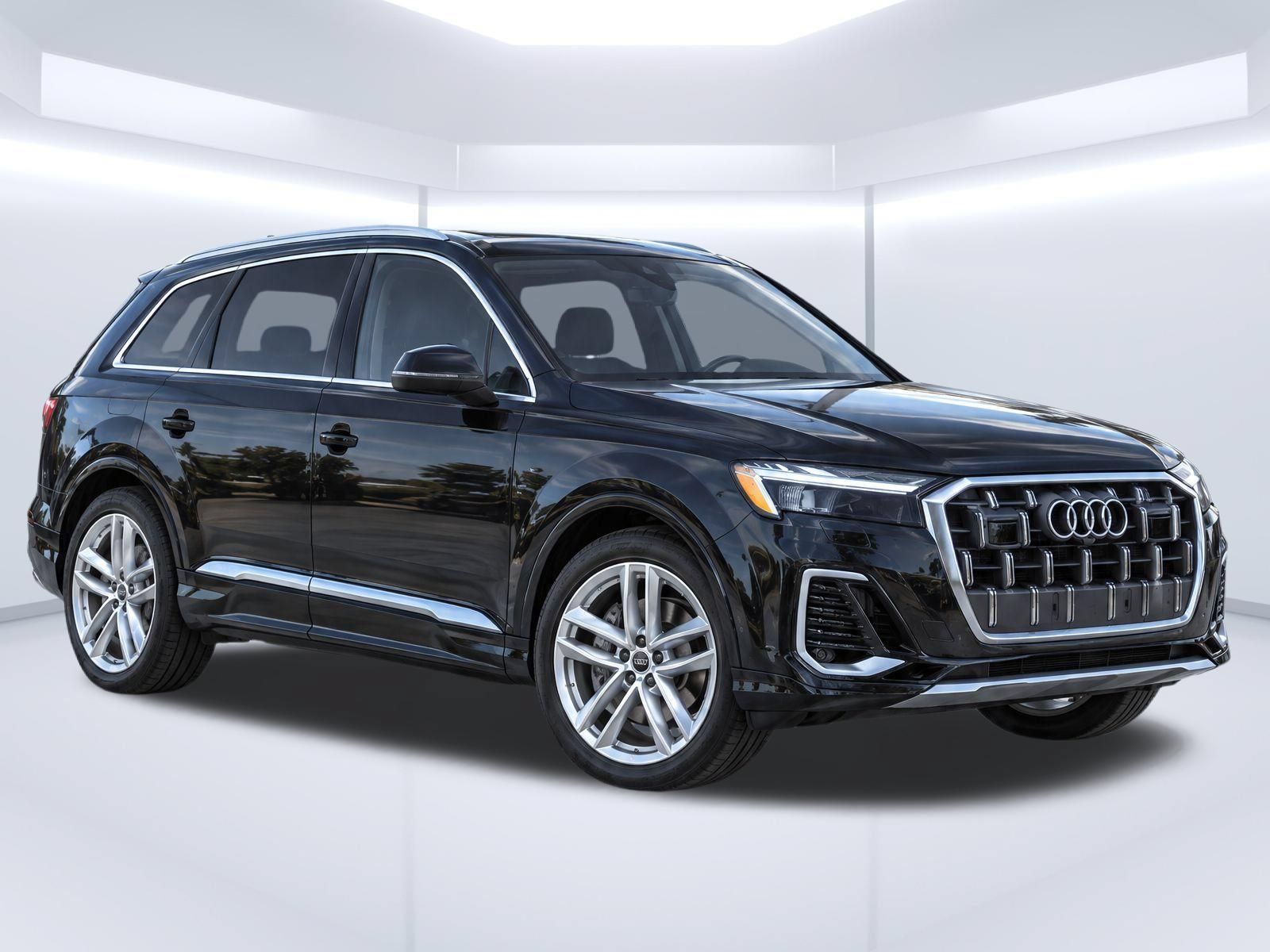 Used 2025 Audi Q7 3.0T Premium Plus w/ Premium Plus Package AWD/4WD image 2
