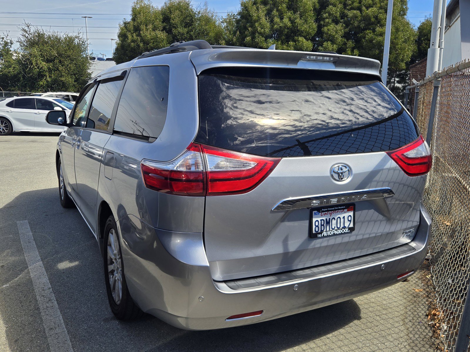 Used 2017 Toyota Sienna Limited Premium AWD/4WD image 3