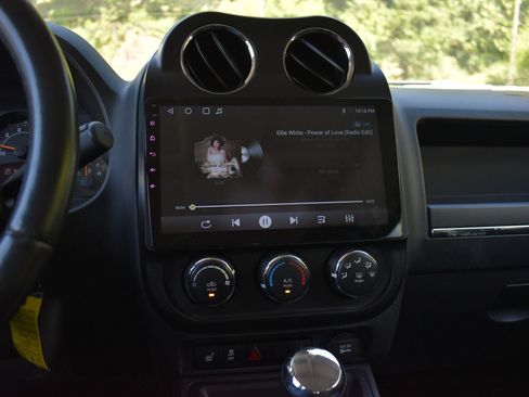 Used 2017 Jeep Patriot Latitude AWD/4WD image 23