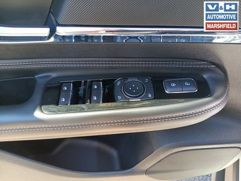 Used 2022 Lincoln Corsair Reserve w/ Equipment Group 201A AWD/4WD image 14