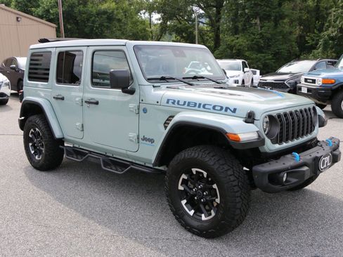 Used 2024 Jeep Wrangler Unlimited Rubicon 4xe AWD/4WD image 9