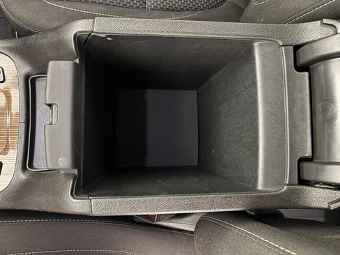 Used 2020 GMC Acadia SLE w/ Driver Convenience Package FWD image 35