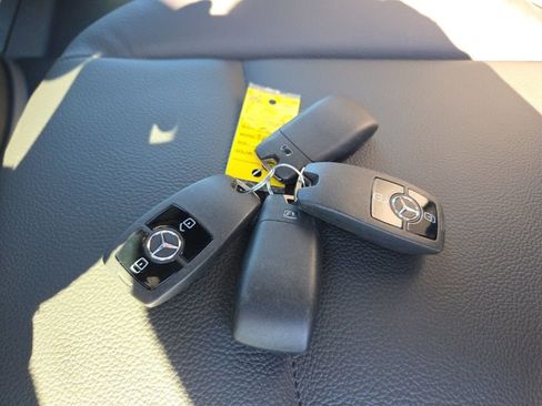 Used 2025 Mercedes-Benz Sprinter 2500 image 28