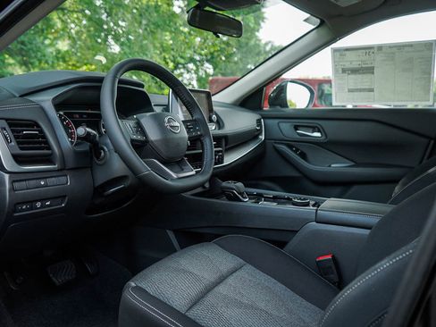 New 2026 Nissan Rogue SV w/ Cold Weather Package AWD/4WD image 18
