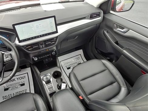 Used 2023 Ford Escape Platinum image 17