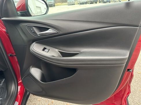 Used 2021 Buick Encore GX Essence w/ Experience Buick Package image 39