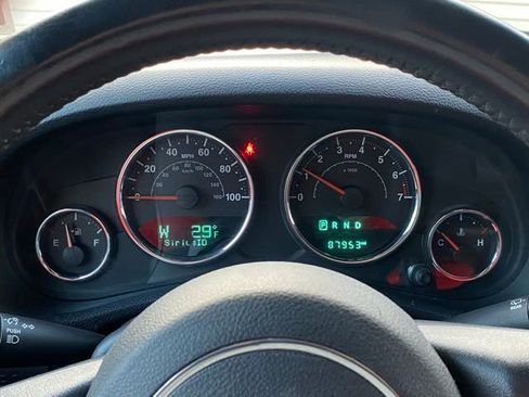 Used 2016 Jeep Wrangler Unlimited Rubicon w/ Dual Top Group image 37