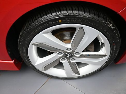 Used 2015 Hyundai Veloster Turbo FWD image 13