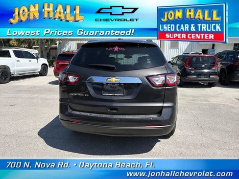 Used 2017 Chevrolet Traverse LS FWD image 8