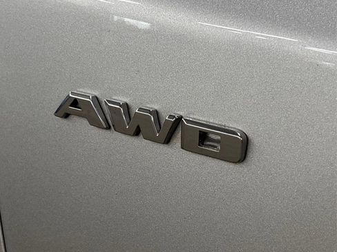 Used 2017 Cadillac XT5 Luxury w/ Driver Awareness Package image 14