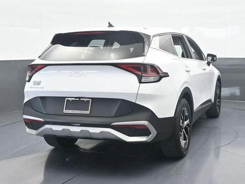 Used 2024 Kia Sportage EX image 5