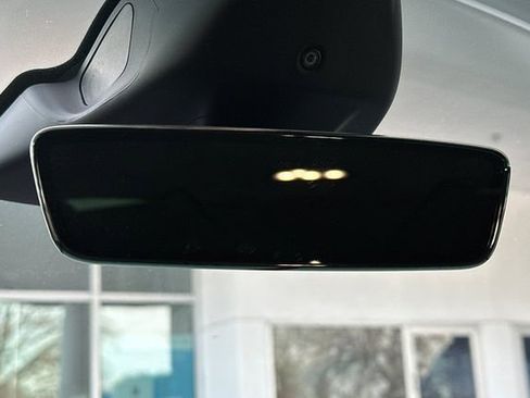 Used 2022 Tesla Model X Plaid image 25