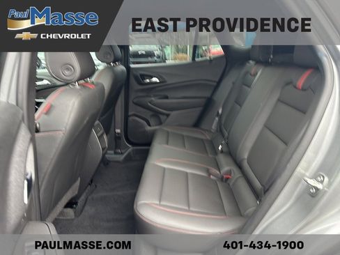 Used 2024 Chevrolet Trax RS w/ Sunroof Package image 18