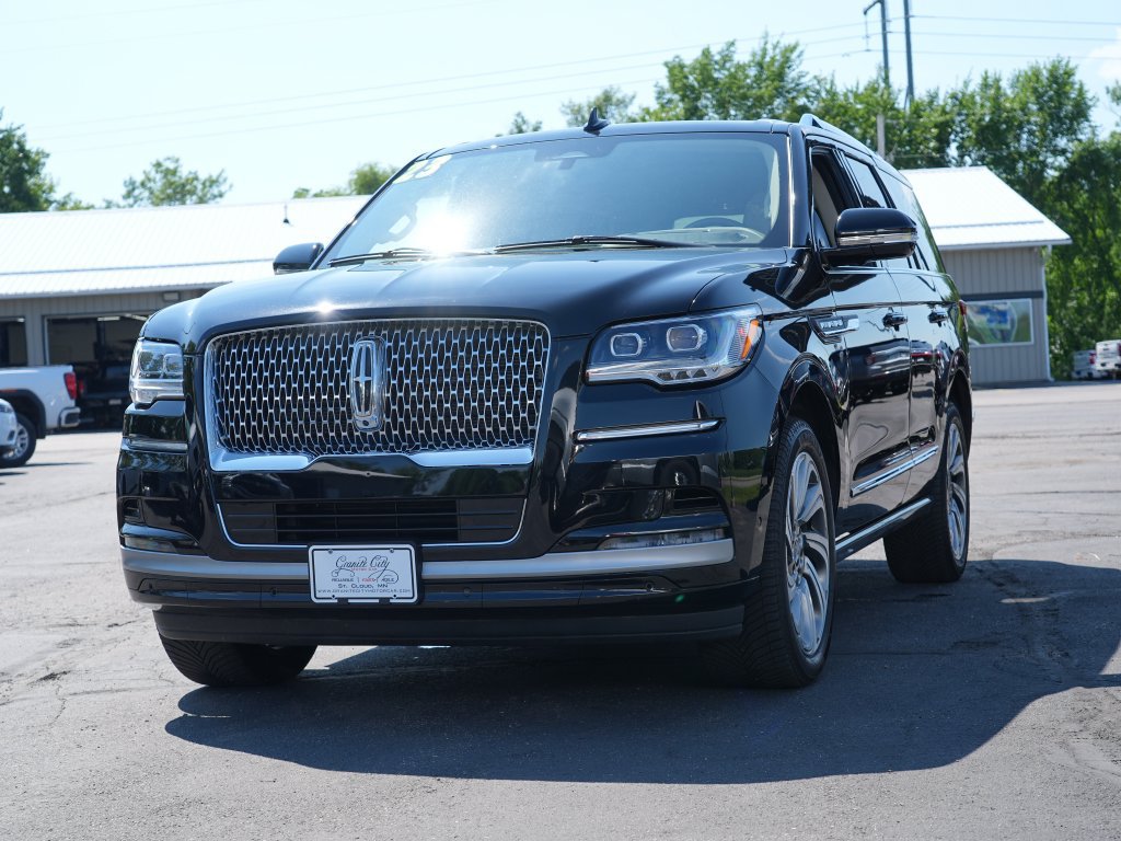 Used 2023 Lincoln Navigator Reserve AWD/4WD image 7
