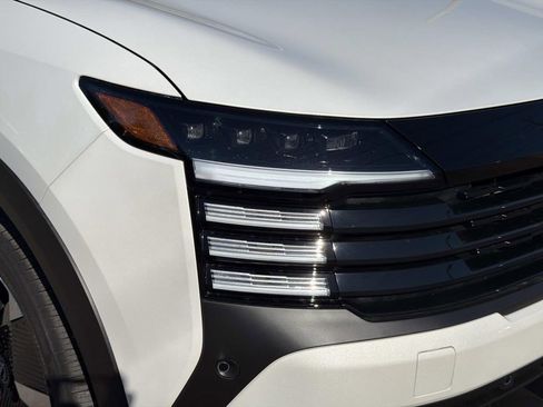 New 2026 Nissan Kicks SR FWD image 10