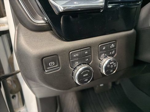 Used 2024 GMC Sierra 1500 SLT w/ SLT Premium Package AWD/4WD image 19