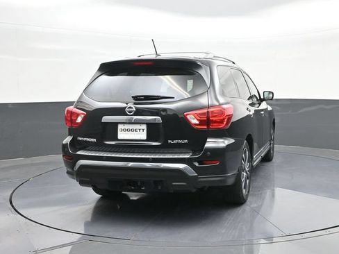 Used 2017 Nissan Pathfinder Platinum FWD image 11