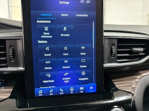 Used 2023 Ford Explorer Limited w/ Limited Technology Package AWD/4WD image 24