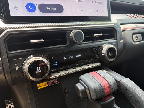 Certified 2025 Toyota Tacoma TRD Pro AWD/4WD image 8