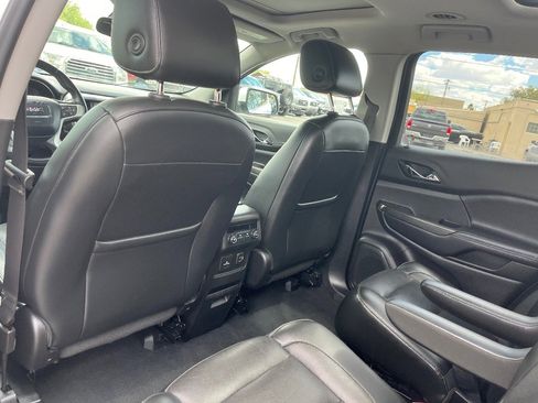 Used 2019 GMC Acadia SLT FWD image 30