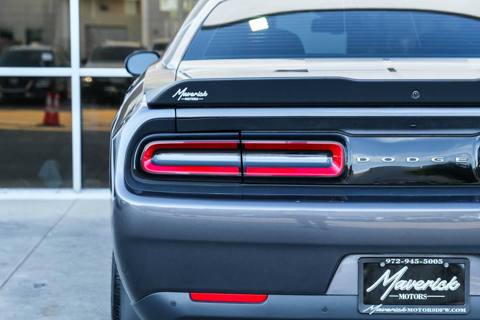 Used 2016 Dodge Challenger R/T w/ Driver Convenience Group RWD image 15