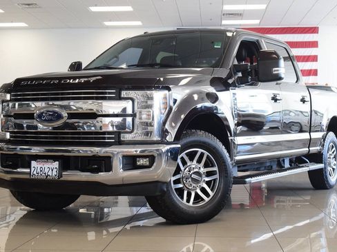 Used 2018 Ford F250 Lariat w/ Lariat Ultimate Package RWD image 3