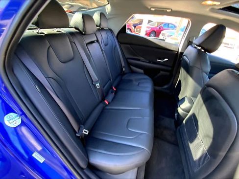 Used 2025 Hyundai Elantra Limited image 20
