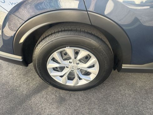 Used 2025 Honda CR-V LX image 5