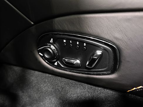 Used 2017 Aston Martin DB11 V12 image 22