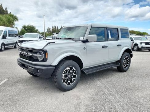 New 2026 Ford Bronco Outer Banks AWD/4WD image 4