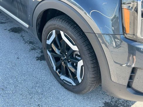 Certified 2023 Kia Telluride EX w/ EX Captain's Chair Package AWD/4WD image 33