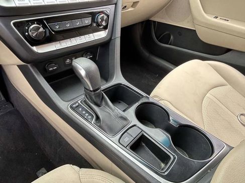 Used 2019 Hyundai Sonata SE image 16