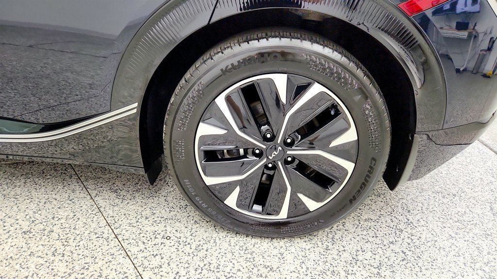 Used 2022 Kia EV6 Wind AWD/4WD image 9