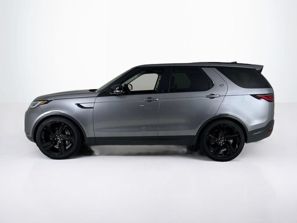 Used 2024 Land Rover Discovery S AWD/4WD image 2