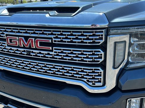 Used 2020 GMC Sierra 2500 Denali w/ Denali Ultimate Package AWD/4WD image 10