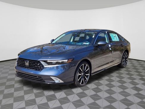 New 2026 Honda Accord Touring image 2