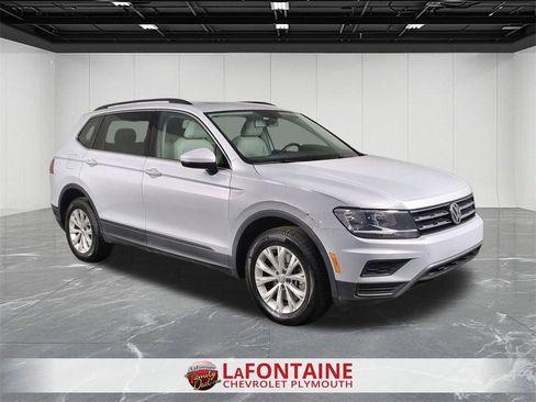 Used 2019 Volkswagen Tiguan SE w/ Panoramic Sunroof Package image 2