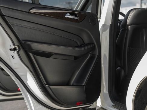 Used 2015 Mercedes-Benz ML 350 4MATIC image 36