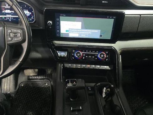 Used 2022 GMC Sierra 1500 AT4 w/ AT4 Premium Package image 9