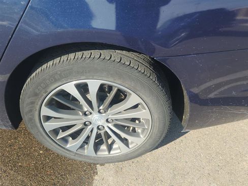 Used 2017 Buick LaCrosse Essence image 7