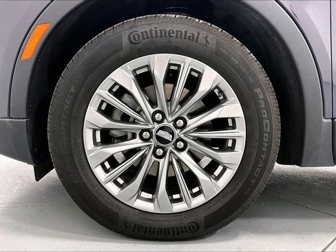 Used 2025 Cadillac XT4 Premium Luxury AWD/4WD image 8