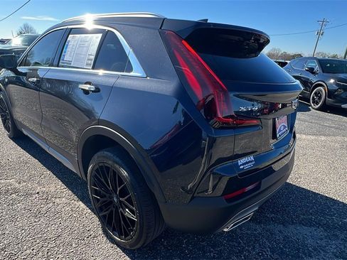 Used 2023 Cadillac XT4 Premium Luxury w/ Enhanced Visibility Package image 8