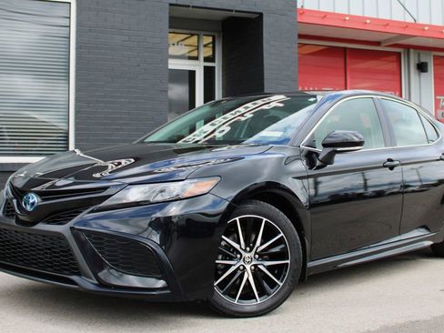 Used 2024 Toyota Camry SE FWD image 9
