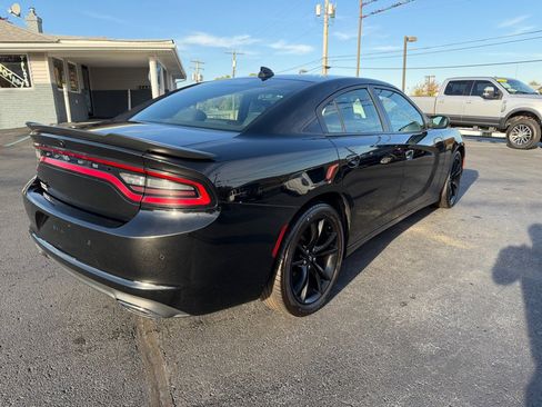 Used 2018 Dodge Charger SXT Plus w/ Blacktop Package image 5